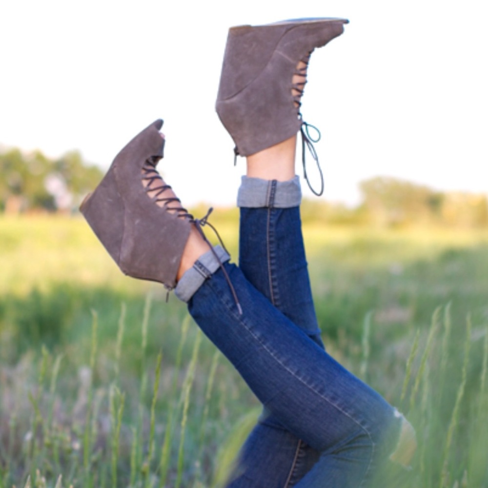 Shoemint gray lace up wedge Rare